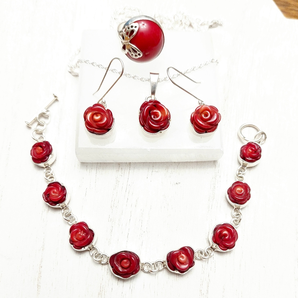 Authentic coral set
